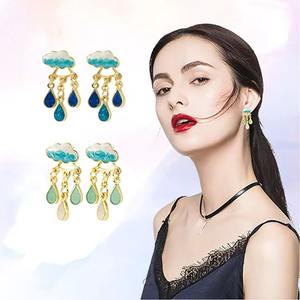 Pendientes multicapa chapados en oro de nuevo diseño, pendientes de gota de esmalte azul, bonitos pendientes de gotas de lluvia con nubes para mujer - Product Image 3