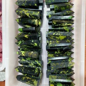 Vente en gros de tours de cristal en <span class=keywords><strong>opale</strong></span> verte naturelle pour la décoration - Product Image 4