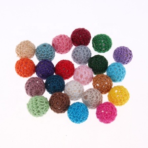 Chine boules de feutre de laine à la main en gros en bois crochet perles <span class=keywords><strong>coton</strong></span> perles en bois - Product Image 1