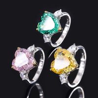 Bague en argent Sterling 925 en forme de cœur rose avec trois pierres brillantes en zircon cubique pour femme