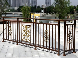 Op maat gemaakte balustrade, smeedijzeren buitenontwerpen, gegalvaniseerd stalen balkonhek voor villa's - Product Image 4