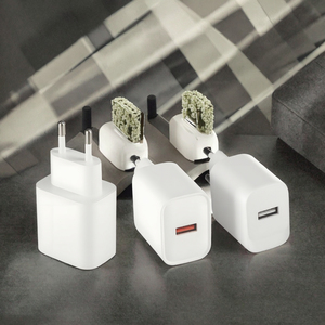 Nhà Máy Ban Đầu Bán Buôn QC 20W Loại <span class=keywords><strong>C</strong></span> Adapter Chúng Tôi EU <span class=keywords><strong>USB</strong></span>-<span class=keywords><strong>C</strong></span> Sạ<span class=keywords><strong>c</strong></span> Cho 20W Nhanh Chóng Sạ<span class=keywords><strong>c</strong></span> Loại <span class=keywords><strong>C</strong></span> Tường <span class=keywords><strong>C</strong></span>ắm For16 Pro 15 Pro Max - Product Image 2