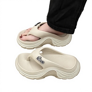 Sandales d'été <span class=keywords><strong>pour</strong></span> femmes à plateforme compensée, antidérapantes, à bout ouvert, brodées, idéales <span class=keywords><strong>pour</strong></span> la <span class=keywords><strong>plage</strong></span> et les activités en extérieur - Product Image 1