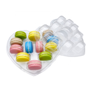 Scatola <span class=keywords><strong>di</strong></span> imballaggio per Macaron in <span class=keywords><strong>plastica</strong></span> trasparente personalizzata <span class=keywords><strong>di</strong></span> vendita calda scatola dolce a forma <span class=keywords><strong>di</strong></span> cuore con vassoio - Product Image 3