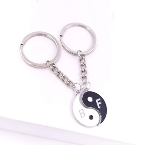Portachiavi puzzle con ciondolo in lega per coppie, alla moda e semplice, con design 'moq jewelry tai gossip good friend' - Product Image 3