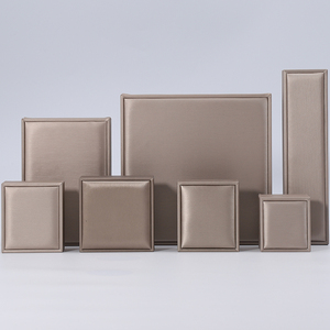 Caja de Joyería de Lujo al por Mayor con Luz Led y Logo Personalizado, Empaque para Collar, Pulsera y Anillo en Cuero PU Dorado de Primera Calidad - Product Image 6