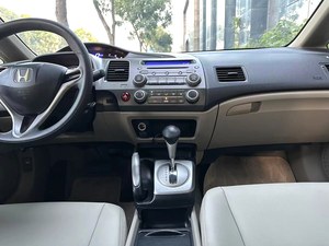 <span class=keywords><strong>Honda</strong></span> <span class=keywords><strong>Civic</strong></span> Usata in Ottime Condizioni: 2009 <span class=keywords><strong>1.8</strong></span> LXi Classic, Basso Chilometraggio, Affidabile ed Efficiente - Product Image 5