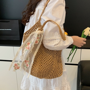 <span class=keywords><strong>Borsa</strong></span> a Spalla Grande Capacità con Due Aperture Traforate in Maglia, Nuova Collezione Primavera 2024, Versatile per Vacanze al Mare e Spiaggia - Product Image 3