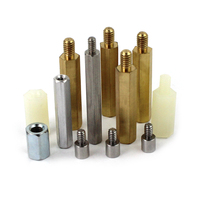 M2 M4 M6 M8 ou entretoise en acier inoxydable et laiton personnalisée vis à vis entretoise en acier inoxydable pour PCB