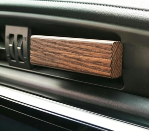 Diffuseur d'arômes de voiture personnalisé avec logo, en bois naturel, à clipser sur la grille d'aération, parfum de luxe pour voiture, aromathérapie - Product Image 5