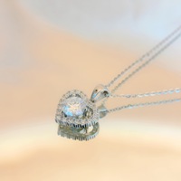 Usine personnalisée en gros S925 argent plaqué platine Moissanite en forme de coeur romantique pendentif collier haut de gamme