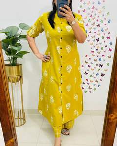 Trajes Tradicionales Indios y Pakistaníes para Mujer de Oficina, en Puro Algodón, Hermosos Colores, Diseño Estampado de Hojas, Conjunto de Kurta Listo para Usar - Product Image 2