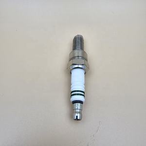 Busi busi Cina pabrik tiga roda busi steker cocok untuk TV Bajaj - Product Image 4