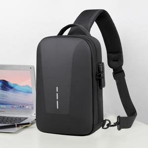 Bolso de pecho con cremallera multifuncional de negocios con carga USB impermeable elegante de EVA a la moda con logotipo personalizado-bandolera de hombro para - Product Image 3
