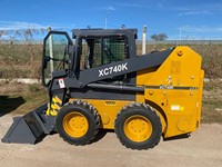 OEM Erdbewegungsmaschine XC740K Mini-Kompaktlader mit 0,45m³ Schaufel, Multifunktional für Landwirtschaft und Bauarbeiten
