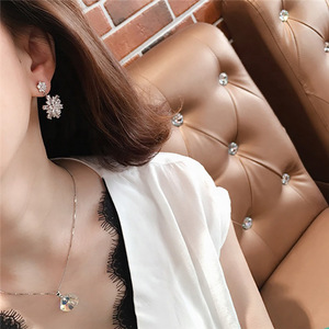 Orecchini Pendenti a Fiore di Ghiaccio per Donne, Gioielli Eleganti e Creativi per Uso Quotidiano - Product Image 3