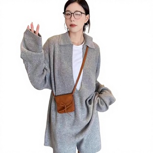 Ensemble deux pièces pour femmes, pull en tricot acrylique respirant <span class=keywords><strong>à</strong></span> col montant surdimensionné, short, manches longues, vêtements de détente é<span class=keywords><strong>l</strong></span>égants, automne - Product Image 1