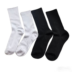 Exceso de Inventario, Calcetines Baratos, Calcetines Clásicos Negros y Blancos para <span class=keywords><strong>Mujer</strong></span>, Calcetines de Media Pantorrilla de Doble Aguja, Calcetines de Algodón Suave para Uso Diario - Product Image 1