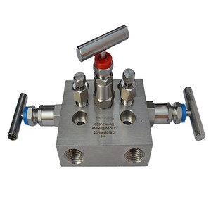 Bloque de válvulas de tres vías SS3F-FN8-AX de acero inoxidable 316 para instalación de transmisores de presión - Product Image 1
