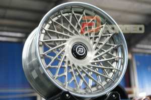 Roues de verrouillage central personnalisées Roues forgées de haute qualité pour <span class=keywords><strong>Porsche</strong></span> Cayenne Turbo GTS <span class=keywords><strong>Taycan</strong></span> 911 <span class=keywords><strong>Porsche</strong></span> Carrera 718 Panamera - Product Image 3