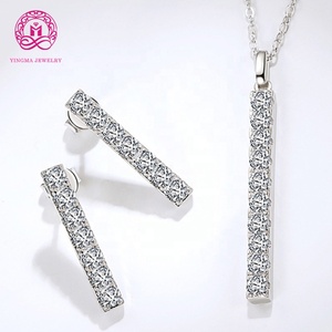 Серьги-кольца из серебра 925 пробы с муассанитом - Product Image 1