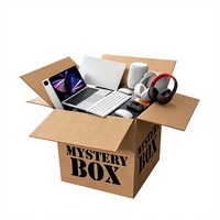 Coffret Cadeau Mystère Avancé avec 3 Produits - Électronique Aléatoire Incluant Montre, Écouteurs, Téléphone et Plus de Surprises