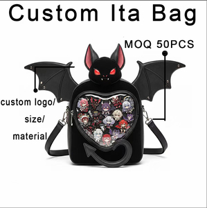 Sac à bandoulière Ita Bolsa personnalisé en forme d'aile de chauve-souris gothique avec fenêtre transparente en TPU, idéal pour l'affichage de badges d'Halloween, parfait pour les fêtes à thème cosplay - Product Image 4