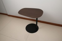 Table basse portable ADA moderne couleur noyer avec réglage de la hauteur, idéale pour ordinateur portable, adaptée aux appartements, pour salon et chambre à coucher