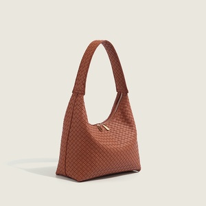 Sac fourre-tout en PU tissé grande capacité pour femme, fermeture éclair, doublure en polyester, polyvalent, luxe léger, toutes saisons, pour les trajets quotidiens - Product Image 2