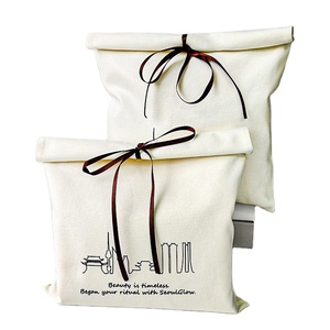 Sacs fourre-tout en coton personnalisés à bords roulés, pochettes enveloppe anti-poussière pour chaussures avec sangles, impression de logo sur rabat en coton disponible - Product Image 1