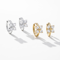 YF8297 INS - Aretes Minimalistas de Acero Inoxidable Chapado en Oro de 18K con Circonita Brillante en Forma de Flor de Cuatro Pétalos, Resistentes al Agua, para Mujer, Regalo