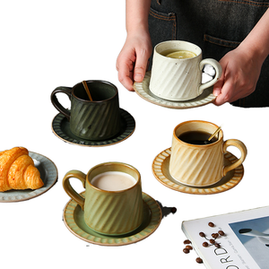 Ensemble de tasses à café classiques en céramique faites à la main avec cuillère et plateau, écologiques, capacité de 200 ml, compatibles lave-vaisselle, cadeau d'affaires Misonyo - Product Image 1