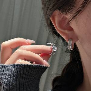 Pendientes de Plata de Ley S925 con Incrustaciones de Circonio, Diseño Curvo en Forma de C, Estilo Retro Medieval Vintage, Lujo Artístico y Ligero - Product Image 2