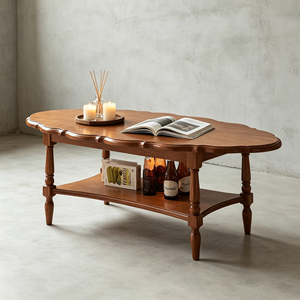 Table basse vintage française à 2 niveaux en bois, bord festonné avec pieds tournés pour salon - Product Image 2