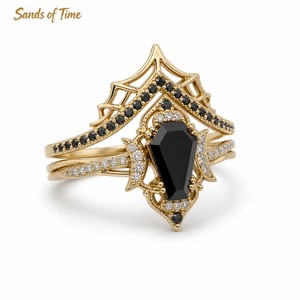 Bague de promesse tendance en or K avec motif corbeau sorcière, sertie de moissanite noire hexagonale 6x8, personnalisable, pour femme, vente en gros - Product Image 3