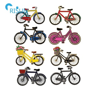 Broches et badges personnalisés en émail 3D <span class=keywords><strong>pour</strong></span> le cyclisme, souvenirs de magasin de vélos, épingles de revers sur mesure <span class=keywords><strong>pour</strong></span> vélo - Product Image 1
