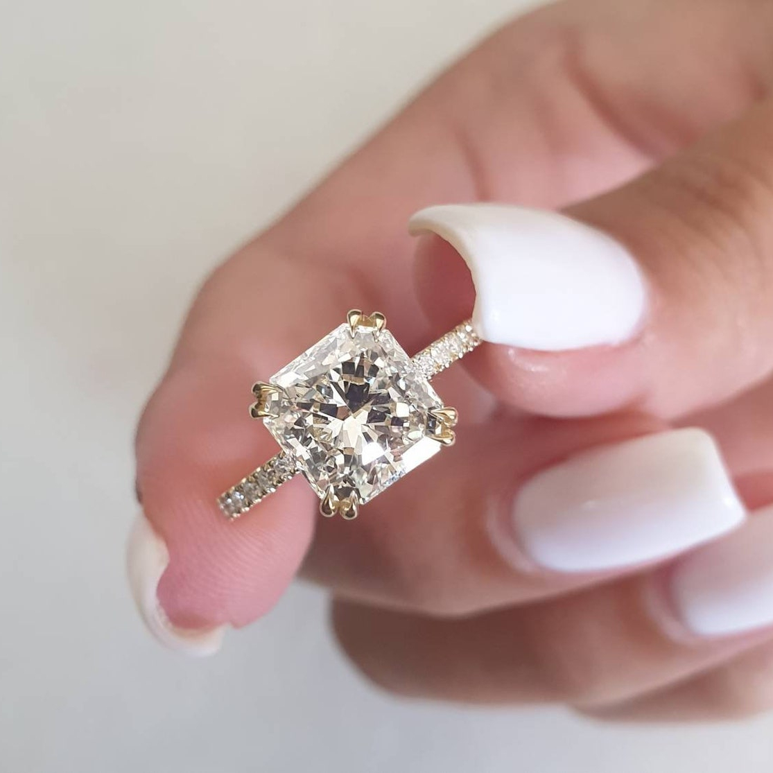 Изготовленный На Заказ трендовые Bling Роскошный Сияющий Золотой боковой камнями бриллиантами Женские вечные Свадебные 925 стерлингового серебра ювелирные изделия кольца