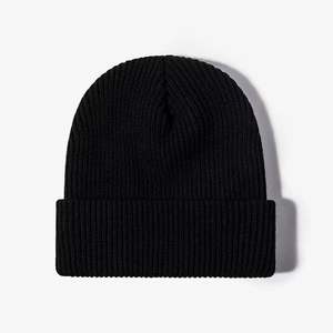 Gorro de punto con puños cálidos de invierno acanalado liso en blanco de Color sólido Gorro acrílico unisex con logotipo personalizado - Product Image 4