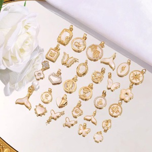 Bracelets, colliers, ornements, pendentifs et breloques DIY en forme de papillon en coquille blanche plaquée or 18 carats, style mode, faits à la main, pour cadeau - Product Image 2