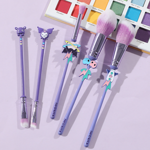 Juego de 5 Brochas de Maquillaje Kuromi con Mango Metálico y Pelo Sintético de Color Morado, Brochas de Maquillaje de Lujo Personalizadas - Product Image 4