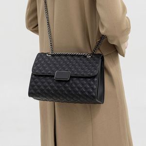 กระเป๋าแฟชั่นดีไซน์เนอร์หรูหราขายส่ง ลายการ์ตูน สายสะพายสองเส้น ปิดซิป หนัง PU - ราคาสุดคุ้ม - Product Image 4