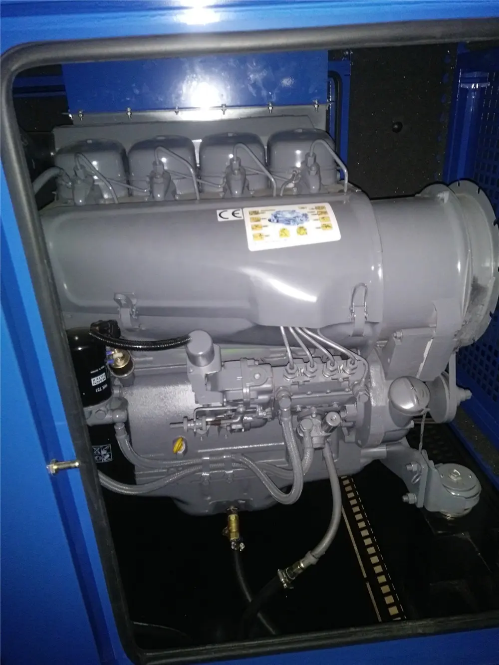 Chất lượng cao 50kw 50 kW 60 KVA Deutz 60kva Máy phát điện diesel với cách âm tán kỹ thuật số Bảng điều chỉnh f6l912t