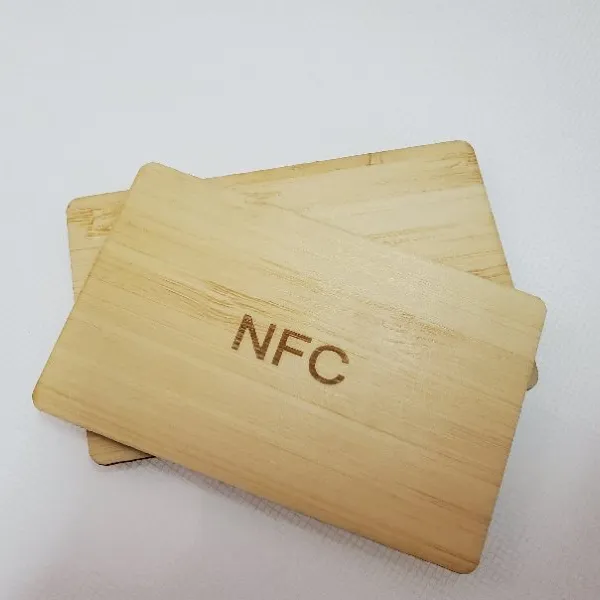 Programmabile di legno di bambù biglietti da visita RFID ISO14443A Smart 213/216 NFC di legno hotel key card