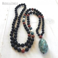 MN21223 Collier diffuseur d'huiles essentielles en pierre de lave et turquoise, 108 perles de prière Mala nouées à la main, bijoux tibétains pour le chakra Racine