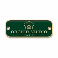 Patch logo métallique avec fond en cuir, relief gaufré, fixation à griffes en aluminium, texte personnalisé pour sacs à main et articles en cuir