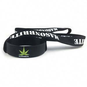 Cordón de Poliéster Directo de Fábrica con Portavasos de Silicona, Impresión de Serigrafía, Logotipo Personalizado y Accesorio de Gancho - Product Image 4