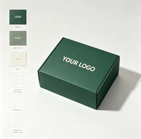 Maßgefertigte Dunkelblaue Papiereinkaufstasche mit Stoffgriff und Weiß Bedrucktem Markenlogo für Einzelhandelsgeschäfte Geschenkverpackung