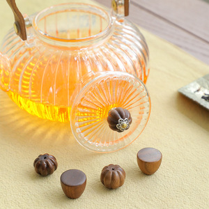 Tetera de vidrio y bambú Nande con tapa y asa de madera, diseño moderno y sencillo para preparar té - Product Image 2