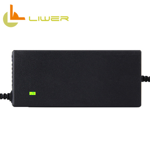60V de litio <span class=keywords><strong>cargador</strong></span> de batería li- ion 67,2 v 5a <span class=keywords><strong>para</strong></span> una carretilla de rueda de auto equilibrio scooter monopatín - Product Image 3