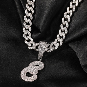 Cadena de Cobre con Incrustaciones de Circonio, Estilo Hip-Hop Americano, con Letras Inglesas Collar con Colgante de 2 Letras Iniciales en Cursiva - Product Image 4